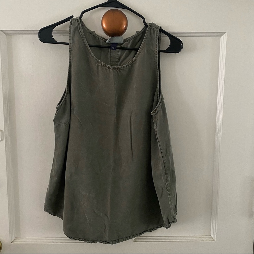 Universal Thread Tank Top in Khaki Green - Women’s Large